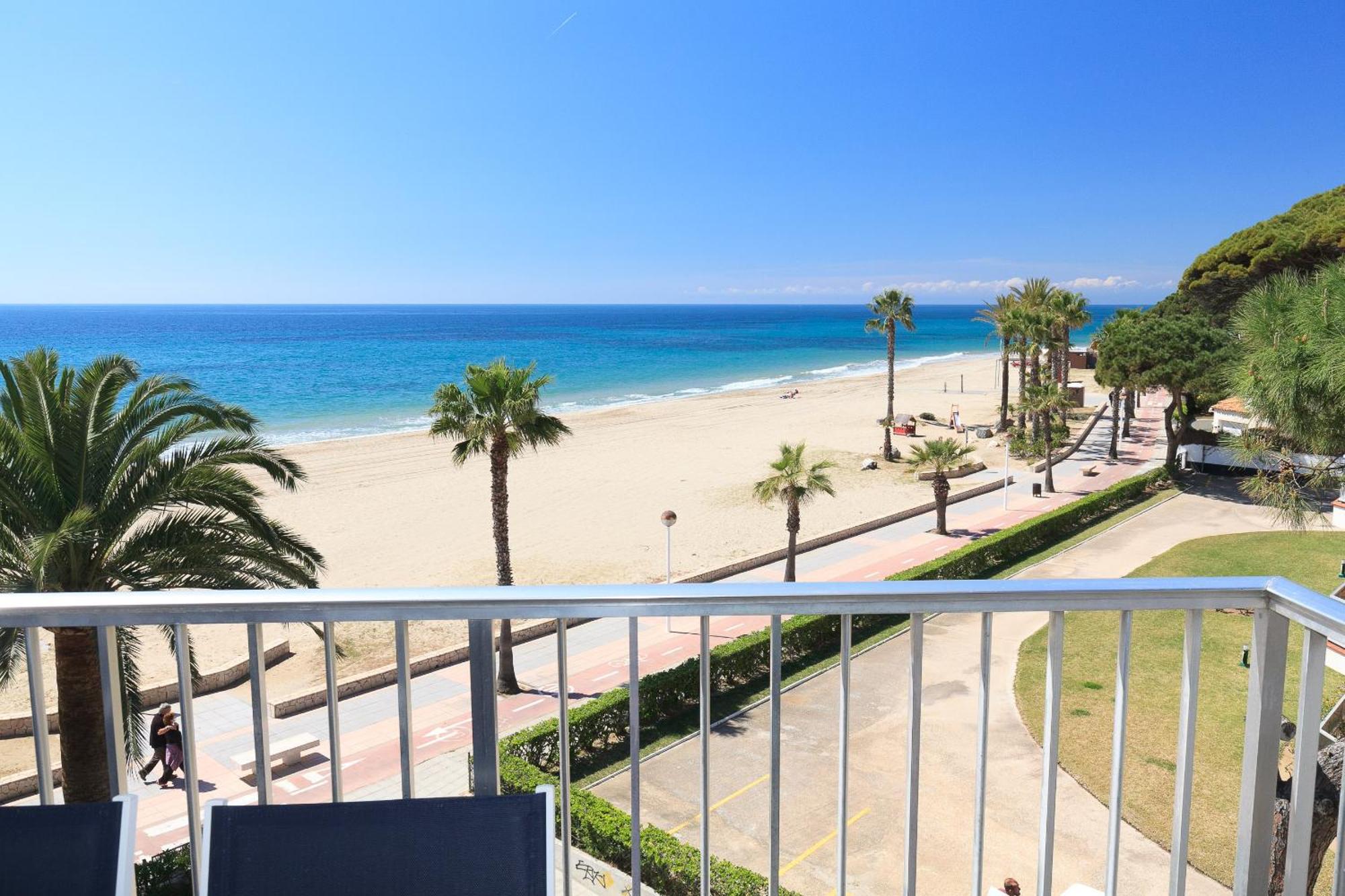 Uhc Dms Family Apartments Cambrils Exterior photo