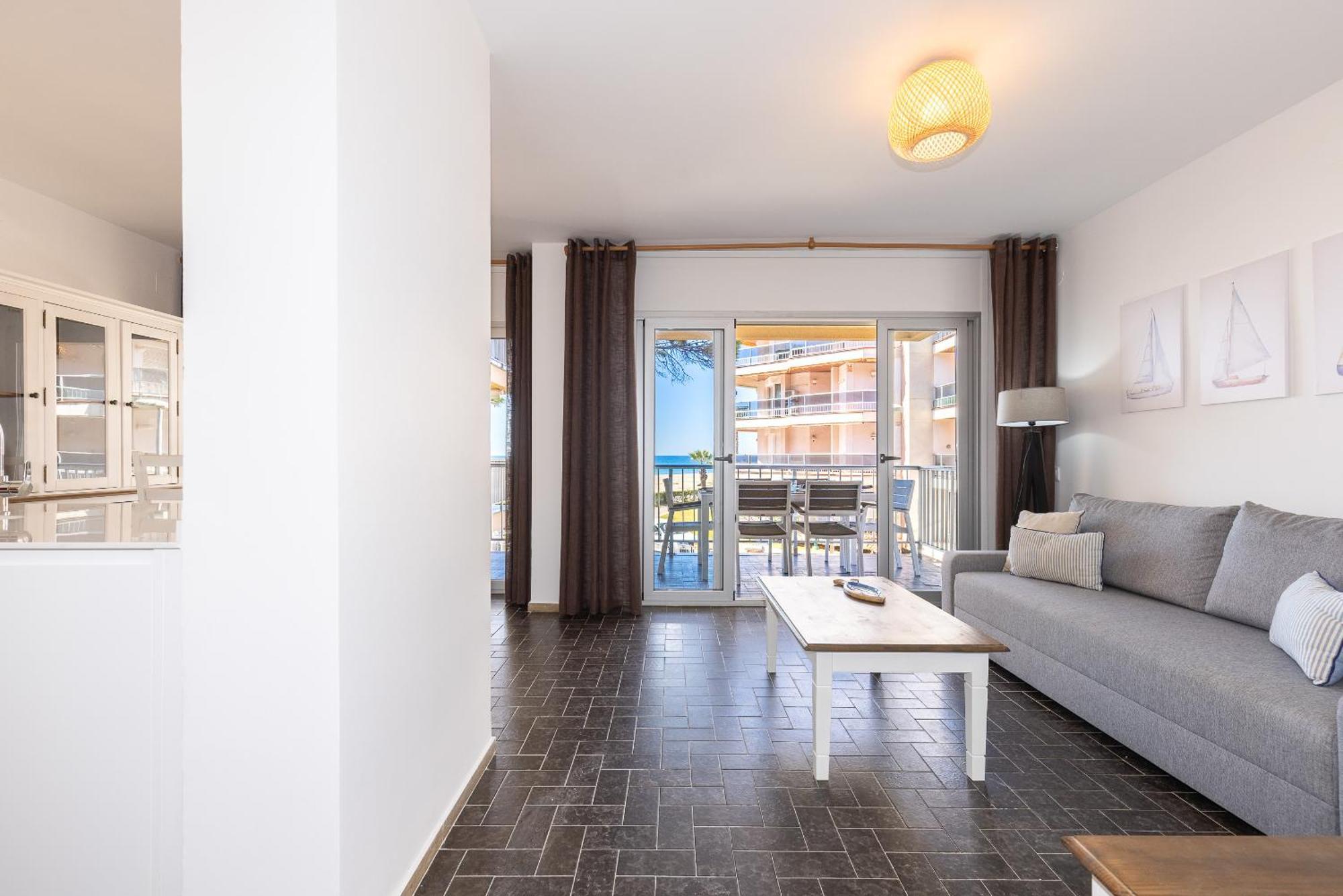Uhc Dms Family Apartments Cambrils Exterior photo