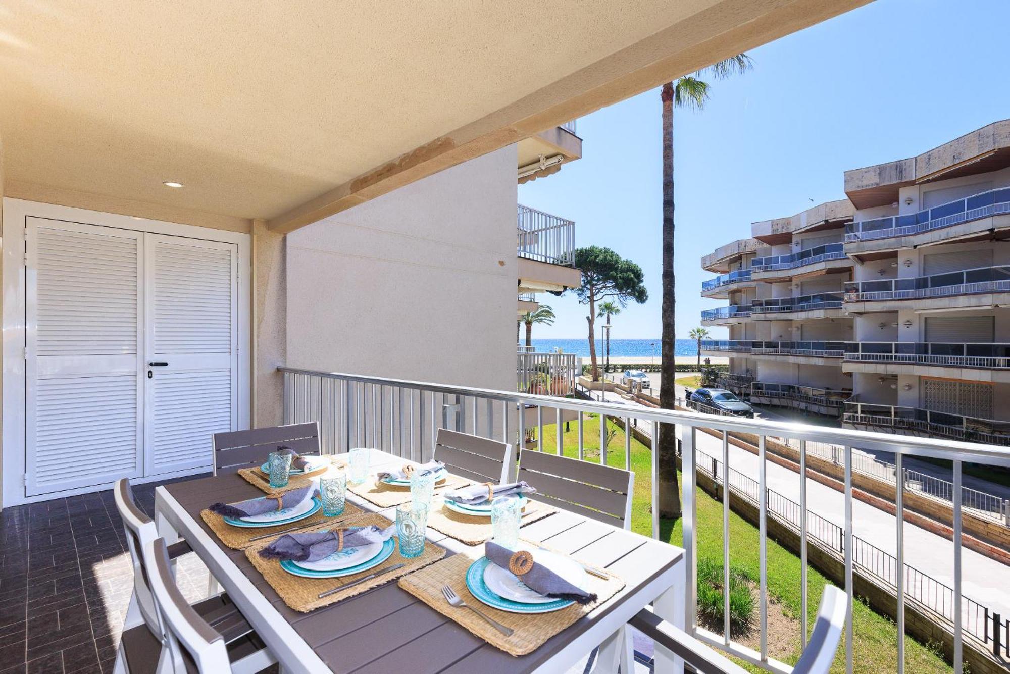 Uhc Dms Family Apartments Cambrils Room photo