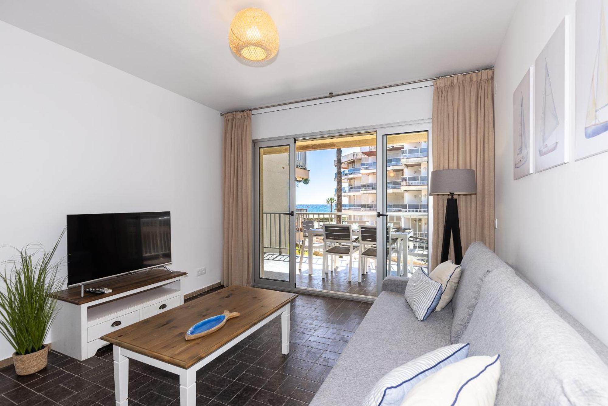 Uhc Dms Family Apartments Cambrils Room photo